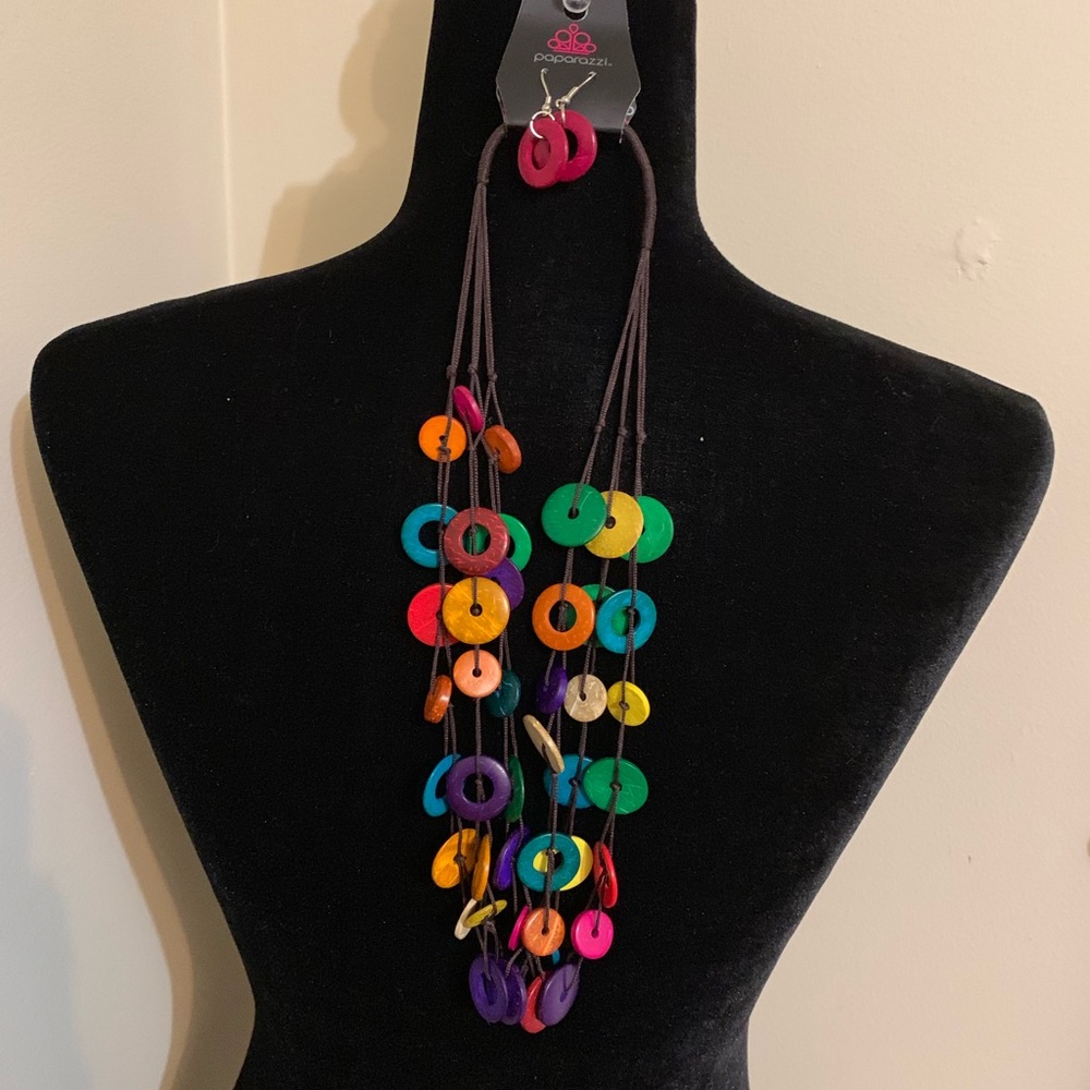 Necklace with matching earrings - Picture 2 of 2